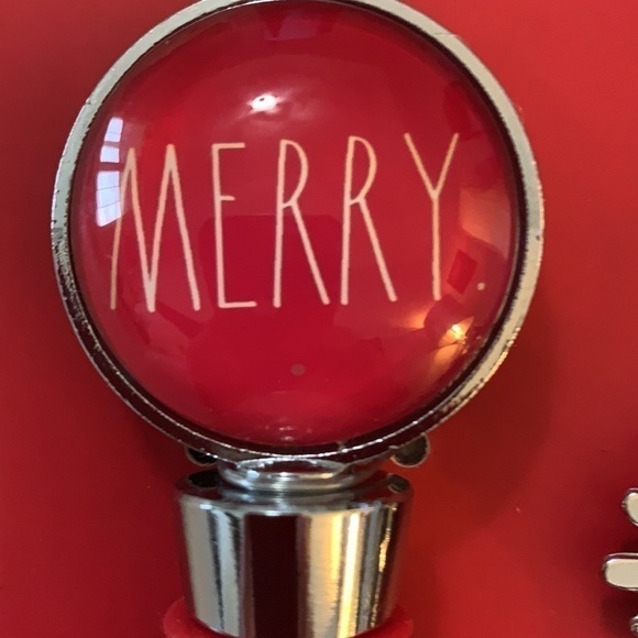 𝅺rae Dunn Red Holiday Corkscrew Set - NWT - Picture 2 of 6